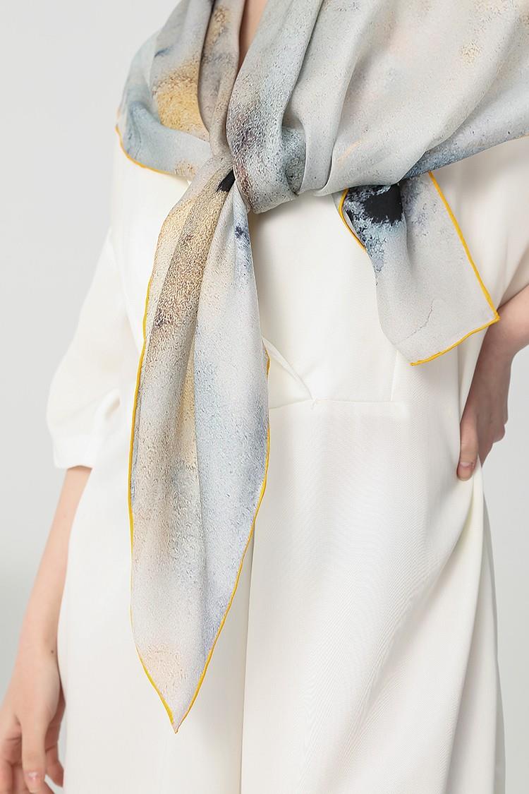 Foulards en soie pour femmes roulés à la main-4 Ladies Silk Scarves Hand Rolled-4