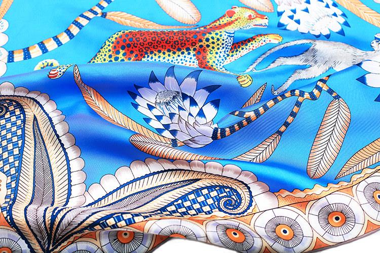 petite écharpe en soie small silk scarf