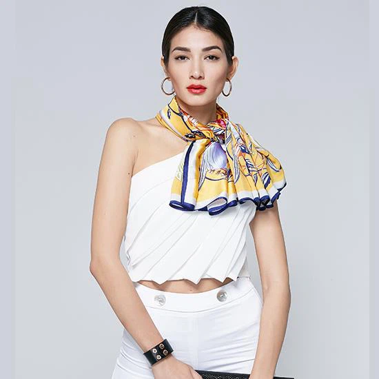 Écharpe en sergé de soie sur mesure