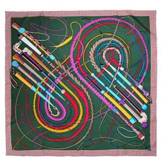 Écharpe carrée de marque luxueuse en twill