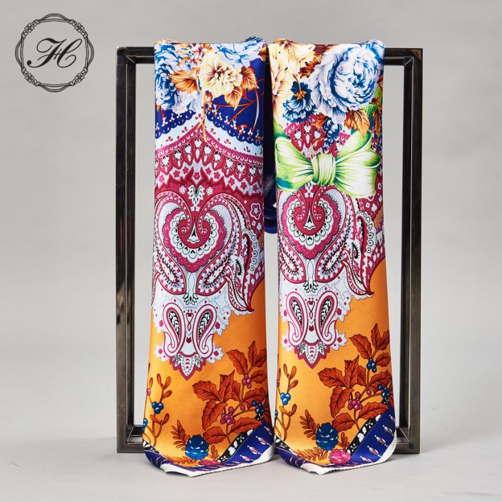 Grand foulard en soie